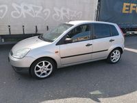 Gebraucht Ford Fiesta Trend 69 PS (50 kW) 2003 Silber Kleinwagen