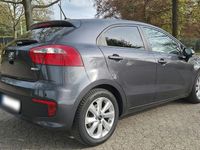 Second-hand Kia Rio 84 CP (61 kW) 2016 Gri Hatchback