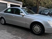 Second-hand Mercedes E200 163 CP (119 kW) 2002 Argintiu Berlinǎ