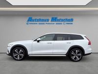 Gebraucht Volvo V60 CC Pro 197 PS (144 kW) 2020 Weiß Kombi