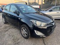 Gebraucht Hyundai i20 Edition 75 PS (55 kW) 2013 Schwarz Kleinwagen