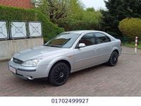 Gebraucht Ford Mondeo Ghia 125 PS (91 kW) 2001 Silber Limousine