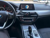 Gebraucht BMW 520 184 PS (135 kW) 2019 Weiß Limousine