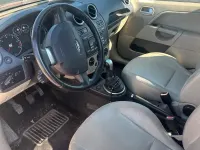 Gebraucht Ford Fiesta Ghia 90 PS (66 kW) 2006 Rot Kleinwagen