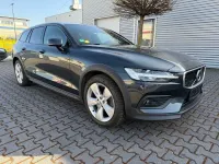 Gebraucht Volvo V60 CC Pro 190 PS (139 kW) 2019 Grau Kombi