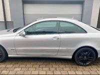 Gebraucht Mercedes CLK280 231 PS (169 kW) 2009 Silber Coupé