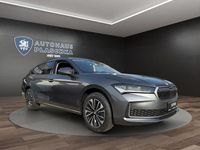 Neu Skoda Superb Selection 150 PS (110 kW) 2026 Grau Kombi