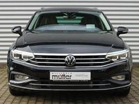 Gebraucht VW Passat Elegance 150 PS (110 kW) 2024 Deep black perleffekt Kombi
