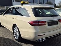 Gebraucht Mercedes E200 160 PS (117 kW) 2023 Hellelfenbein  unilack Kombi
