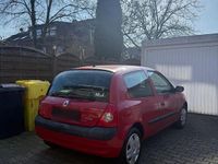 Gebraucht Renault Clio II 75 PS (55 kW) 2002 Rot Kleinwagen