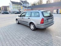Gebraucht Ford Focus 105 PS (77 kW) 2002 Grau Kombi