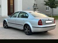 Gebraucht Skoda Superb 131 PS (96 kW) 2005 Silber Limousine