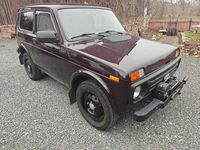 Second-hand Lada niva 83 CP (61 kW) 2021 Roșu SUV