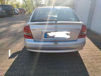 Gebraucht Opel Astra 101 PS (74 kW) 2002 Silber Limousine