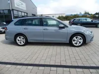Gebraucht VW Golf VIII Life 110 PS (80 kW) 2021 Grau Kombi