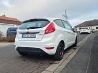 Gebraucht Ford Fiesta Titanium 97 PS (71 kW) 2011 Weiß Kleinwagen