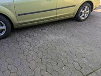 Gebraucht Ford Focus 90 PS (66 kW) 2006 Gelb Kombi