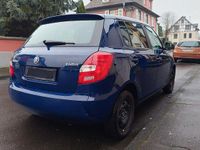 Gebraucht Skoda Fabia Ambition 69 PS (50 kW) 2013 Blau Kleinwagen