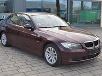 Gebraucht BMW 318 Advantage 143 PS (105 kW) 2008 Rot Limousine