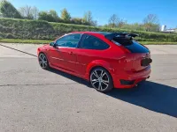 Gebraucht Ford Focus 145 PS (106 kW) 2005 Rot Limousine