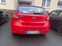 Gebraucht Hyundai i30 109 PS (80 kW) 2010 Rot Limousine