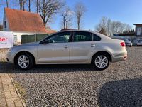 Używany VW Jetta 122 KM (89 kW) 2013 Beżowy Sedan/Limuzyna