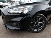 Gebraucht Ford Focus ST-Line 150 PS (110 kW) 2019 Iridiumschwarz metallic iridiumschwarz metallic Kombi