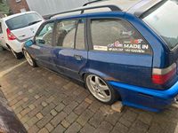 Gebraucht BMW 320 Basis 150 PS (110 kW) 1997 Blau Kombi