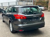 Gebraucht Ford Focus Trend 125 PS (91 kW) 2016 Grau Kombi