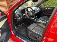Gebraucht Audi A3 Sport 116 PS (85 kW) 2019 Rot Limousine