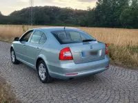Gebraucht Skoda Octavia Elegance 104 PS (76 kW) 2012 Silber Limousine