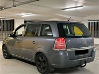 gebraucht Opel Zafira B - Automatik / 7 Sitze / 8 Fach bereift