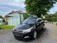 Gebraucht Hyundai i20 Edition 101 PS (74 kW) 2015 Schwarz Kleinwagen