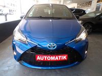 Gebraucht Toyota Yaris Hybrid 75 PS (55 kW) 2017 Blau Limousine