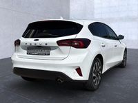 Gebraucht Ford Focus Titanium 125 PS (91 kW) 2025 Frost weiß (weiß) Limousine