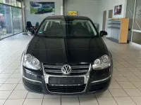 Gebraucht VW Jetta 140 PS (102 kW) 2010 Schwarz Limousine