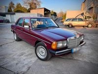 Gebraucht Mercedes 200 109 PS (80 kW) 1983 Rot Limousine