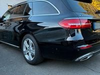 Gebraucht Mercedes E220 194 PS (142 kW) 2016 Schwarz Kombi