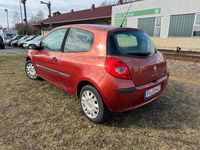 Gebraucht Renault Clio II 55 PS (40 kW) 2006 Rot Limousine