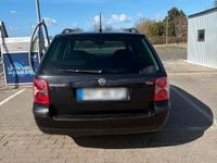 Gebraucht VW Passat 131 PS (96 kW) 2002 Schwarz Kombi
