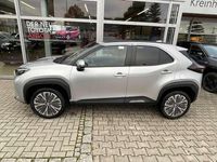 Gebraucht Toyota Yaris Hybrid Advance 131 PS (96 kW) 2024 Shimmering silver met. SUV