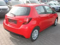 Gebraucht Toyota Yaris Comfort 69 PS (50 kW) 2017 Rot Limousine