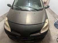 Gebraucht Renault Clio II 75 PS (55 kW) 2007 Schwarz Kleinwagen