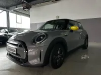 Usata Mini Cooper SE Essential 135 kW (184 CV) 2022 Grigio Utilitaria