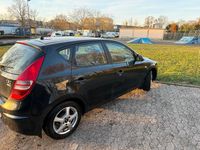 Gebraucht Hyundai i30 109 PS (80 kW) 2009 Schwarz Kleinwagen