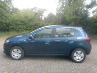 Używany Dacia Sandero 73 KM (53 kW) 2017 Niebieski Sedan/Limuzyna