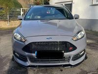Gebraucht Ford Focus 250 PS (183 kW) 2015 Grau Limousine