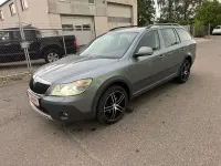 Gebraucht Skoda Octavia Scout 4x4 140 PS (102 kW) 2012 Grau Kombi