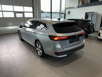 Gebraucht VW Passat Business 150 PS (110 kW) 2024 Silber Limousine