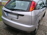Gebraucht Ford Focus 75 PS (55 kW) 1999 Grau Kleinwagen